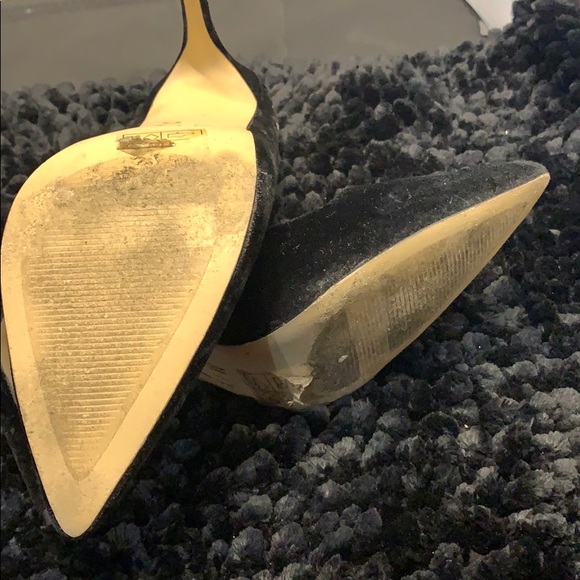 Heels - Picture 3 of 3